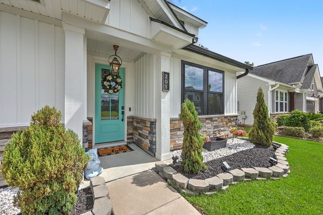 201 Whirlaway Drive, Moncks Corner, SC 29461