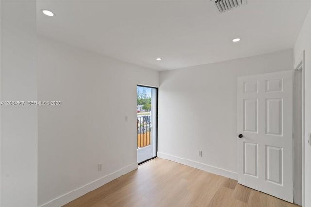 1409 NW 44th St B, Miami, FL 33142