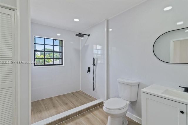 1409 NW 44th St B, Miami, FL 33142