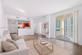 7350 SW 89th St 706S, Miami, FL 33156