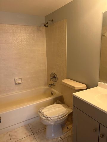 1022 Twin Lakes Drive, Coral Springs, FL 33071