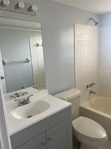 1022 Twin Lakes Drive, Coral Springs, FL 33071