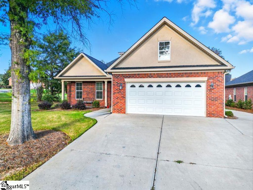107 Queens Court, Greenwood, SC 29649