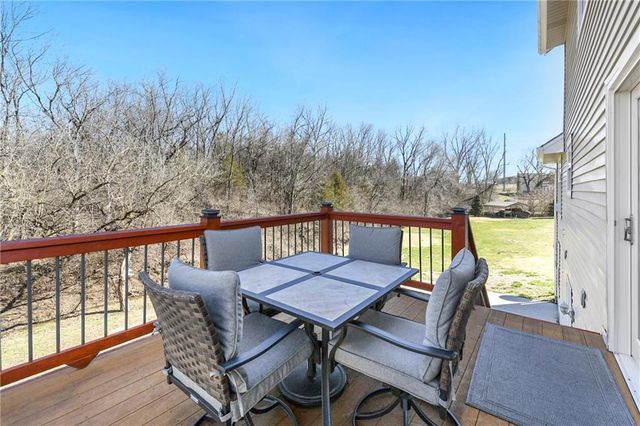 27082 179th Street, Leavenworth, KS 66048