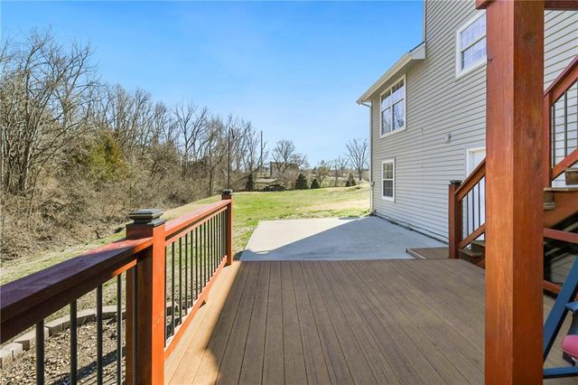 27082 179th Street, Leavenworth, KS 66048