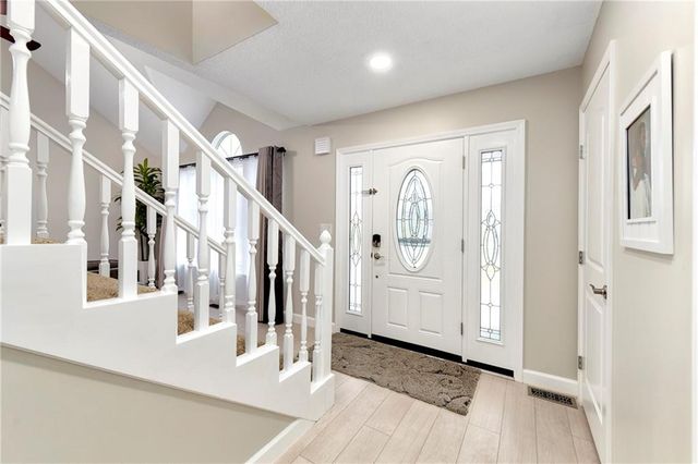 27082 179th Street, Leavenworth, KS 66048