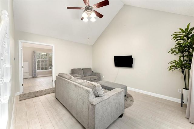 27082 179th Street, Leavenworth, KS 66048