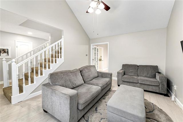 27082 179th Street, Leavenworth, KS 66048