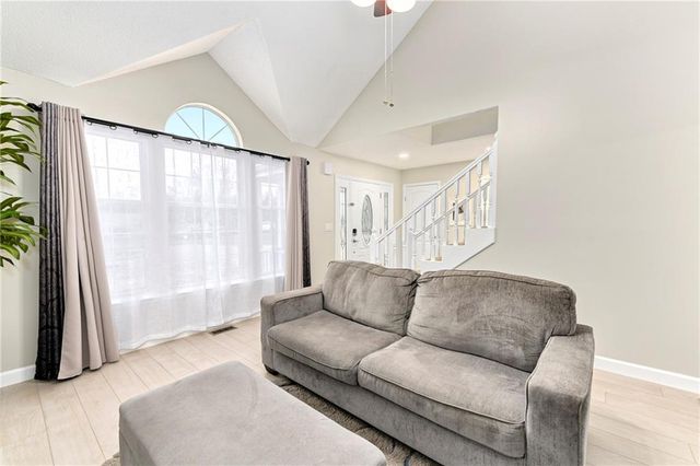 27082 179th Street, Leavenworth, KS 66048