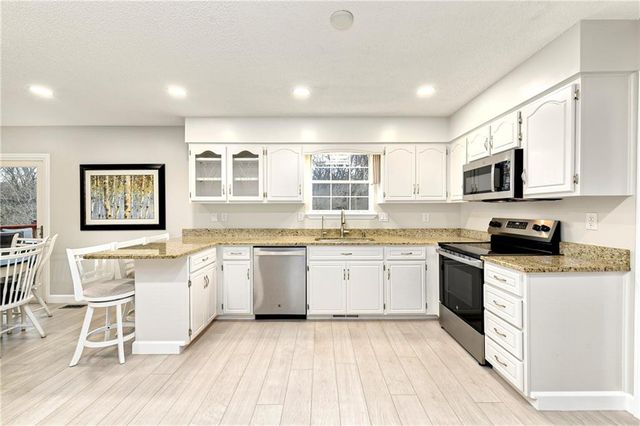 27082 179th Street, Leavenworth, KS 66048