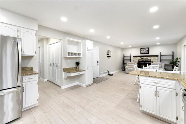 27082 179th Street, Leavenworth, KS 66048