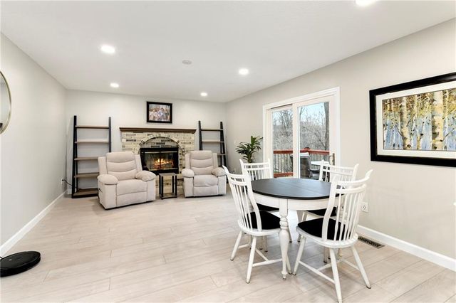 27082 179th Street, Leavenworth, KS 66048