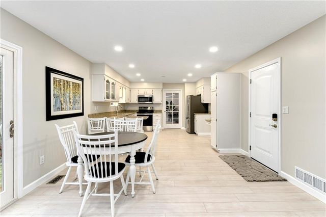 27082 179th Street, Leavenworth, KS 66048