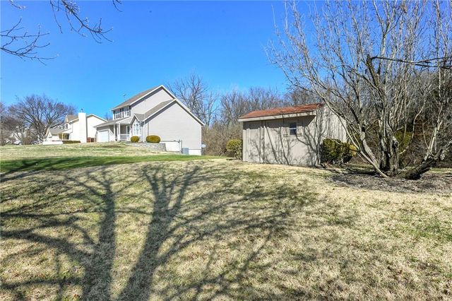 27082 179th Street, Leavenworth, KS 66048