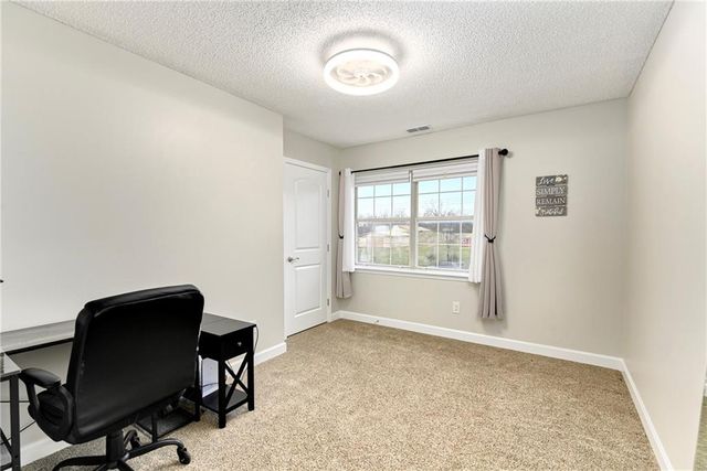 27082 179th Street, Leavenworth, KS 66048