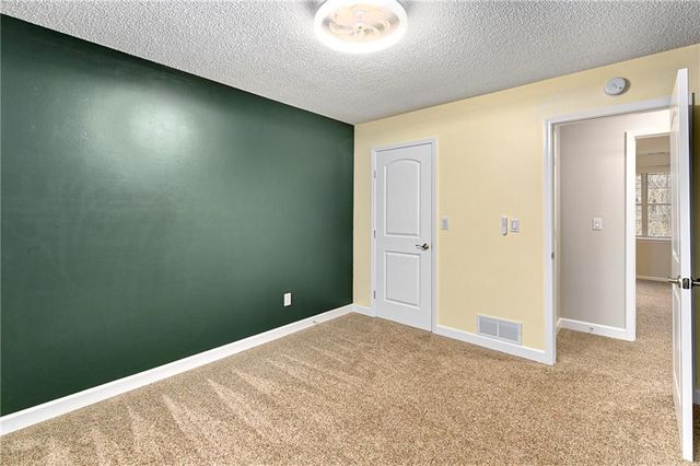 27082 179th Street, Leavenworth, KS 66048