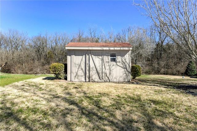 27082 179th Street, Leavenworth, KS 66048