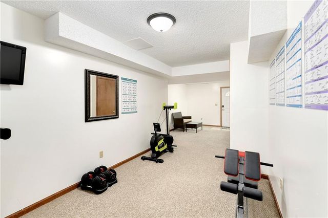 27082 179th Street, Leavenworth, KS 66048