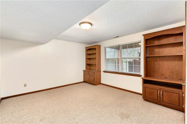 27082 179th Street, Leavenworth, KS 66048