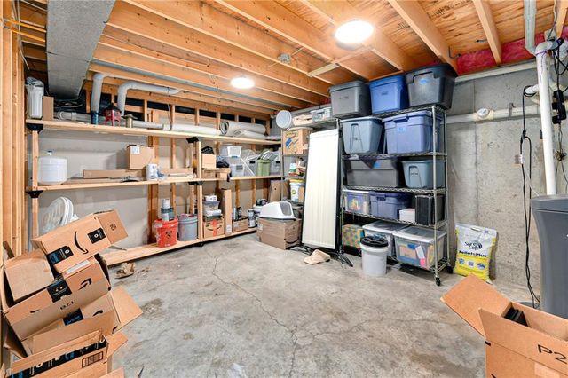 27082 179th Street, Leavenworth, KS 66048