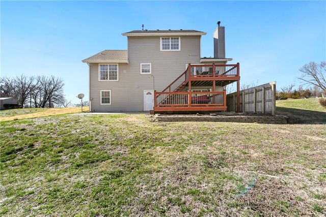 27082 179th Street, Leavenworth, KS 66048