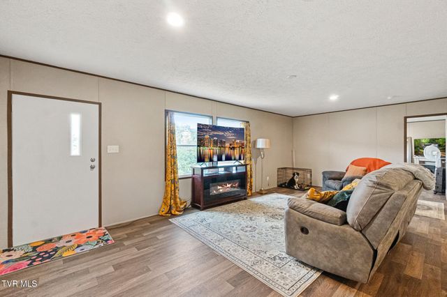 6695 West Allens Bridge Road, Greeneville, TN 37743