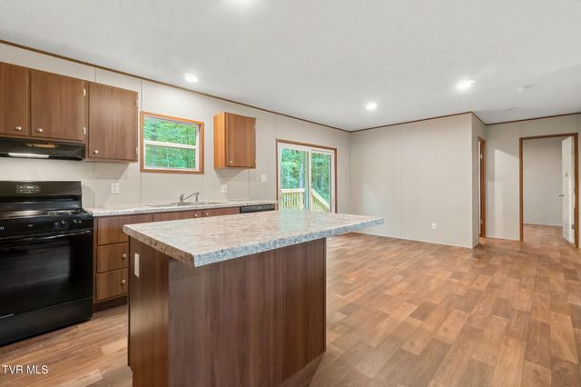 6695 West Allens Bridge Road, Greeneville, TN 37743