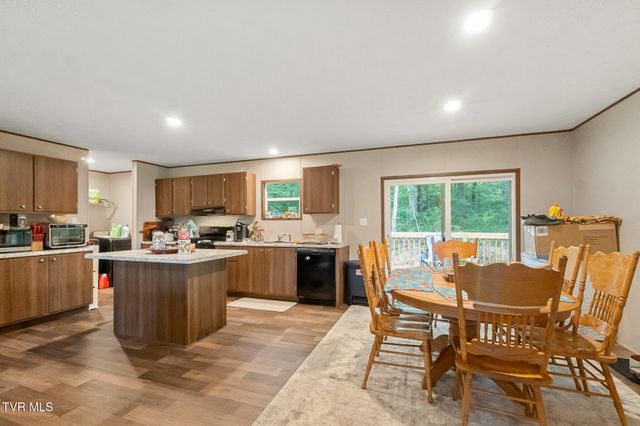 6695 West Allens Bridge Road, Greeneville, TN 37743