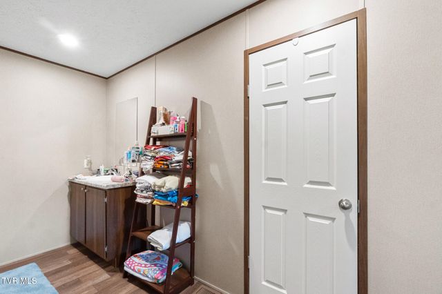6695 West Allens Bridge Road, Greeneville, TN 37743