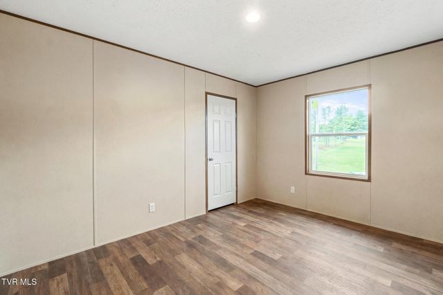 6695 West Allens Bridge Road, Greeneville, TN 37743