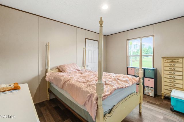 6695 West Allens Bridge Road, Greeneville, TN 37743