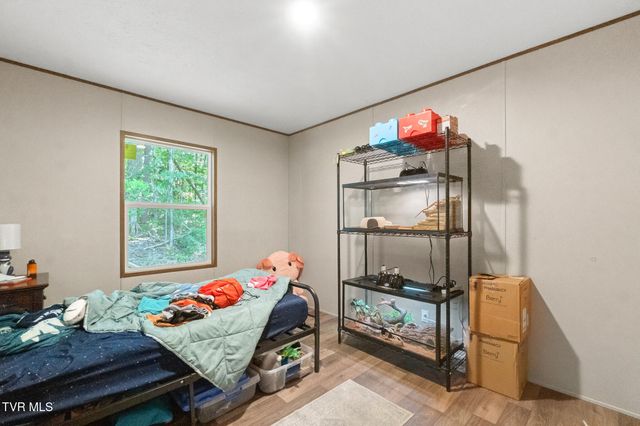 6695 West Allens Bridge Road, Greeneville, TN 37743