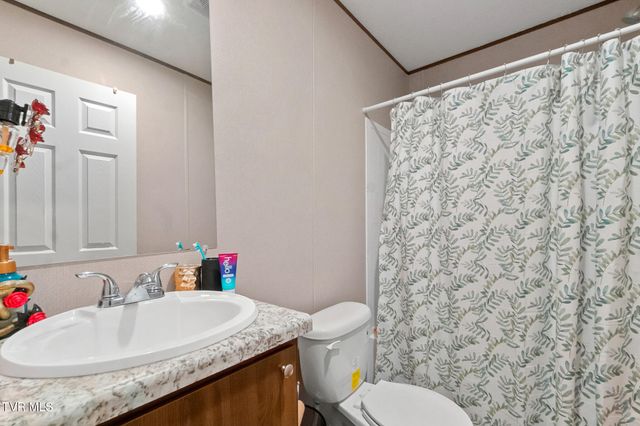 6695 West Allens Bridge Road, Greeneville, TN 37743