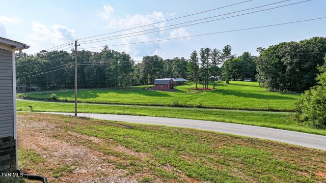 6695 West Allens Bridge Road, Greeneville, TN 37743