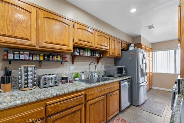 2011 W Katella, Anaheim, CA 92804