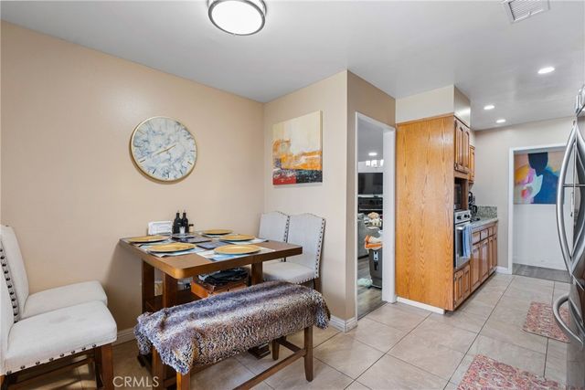 2011 W Katella, Anaheim, CA 92804