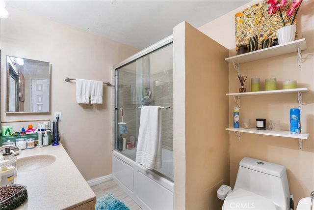 2011 W Katella, Anaheim, CA 92804