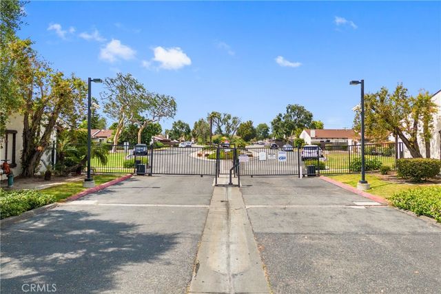 2011 W Katella, Anaheim, CA 92804