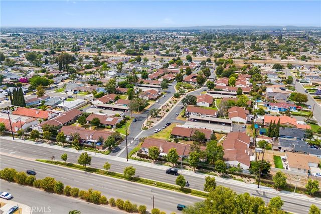 2011 W Katella, Anaheim, CA 92804