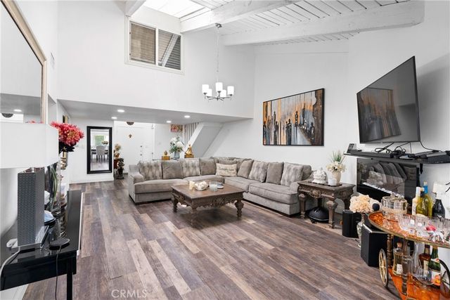 2011 W Katella, Anaheim, CA 92804