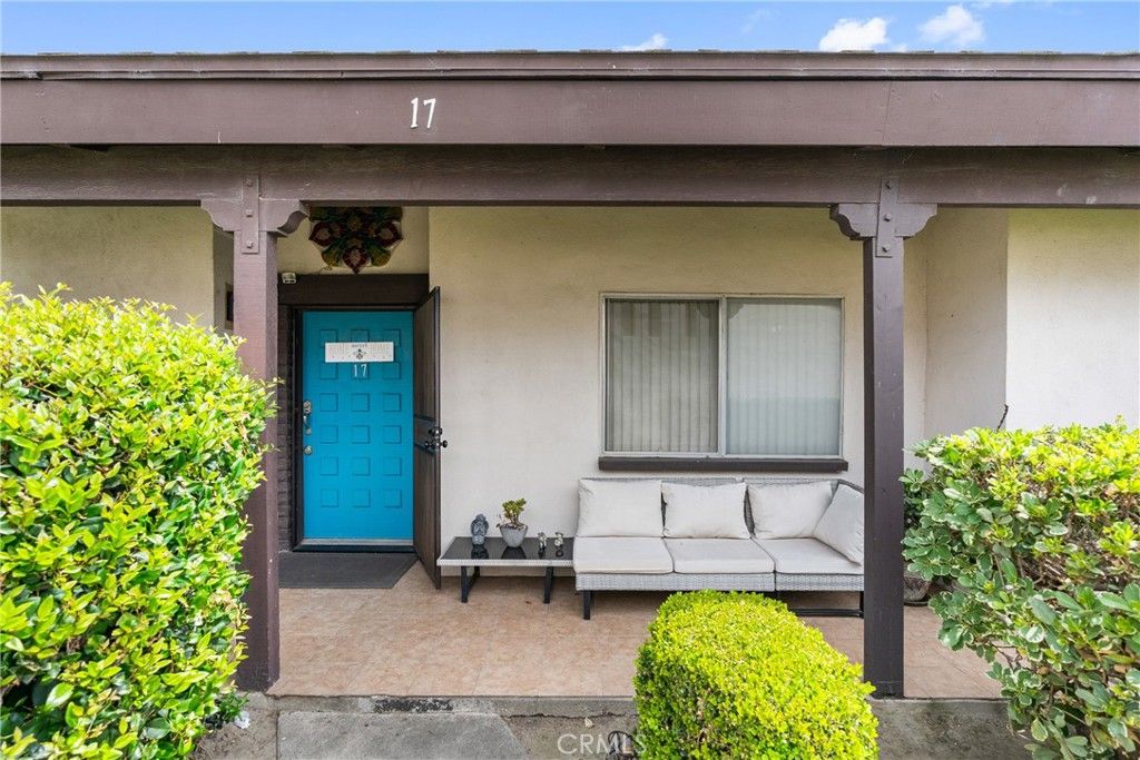 Image 4 of property listing at 2011 W Katella, Anaheim, CA 92804