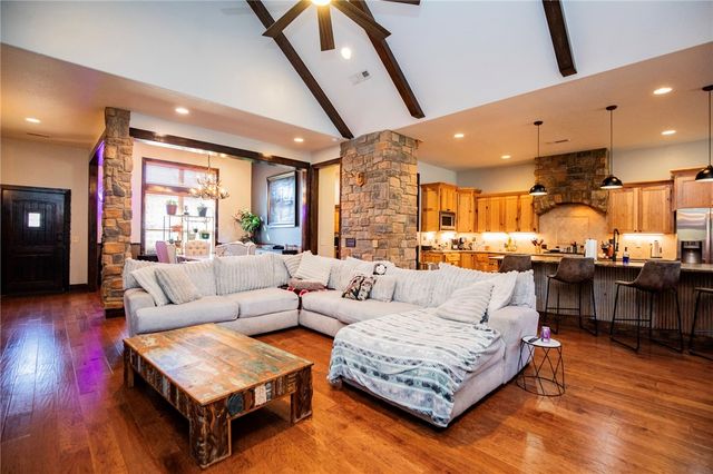 1801 SW Palmer Creek, Bentonville, AR 72713