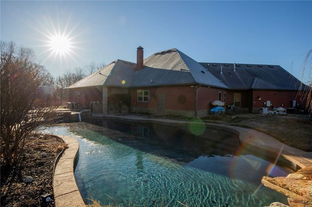 1801 SW Palmer Creek, Bentonville, AR 72713