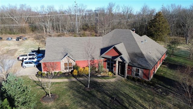 1801 SW Palmer Creek, Bentonville, AR 72713