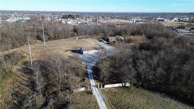 1801 SW Palmer Creek, Bentonville, AR 72713