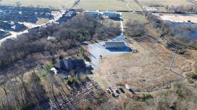 1801 SW Palmer Creek, Bentonville, AR 72713