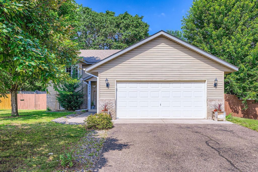 38606 Glacier Drive, North Branch, MN 55056