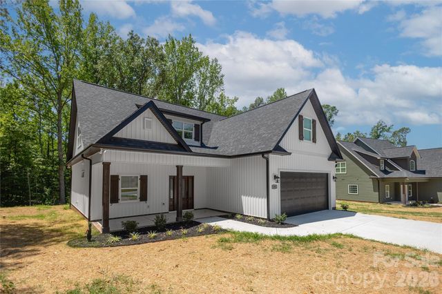 5005 Oconee Drive, Stanley, NC 28164
