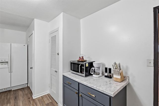 1710 Cavitt Avenue, Bryan, TX 77801
