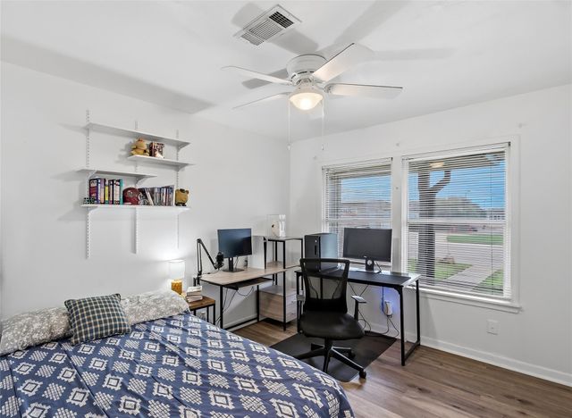 1710 Cavitt Avenue, Bryan, TX 77801